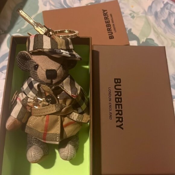 NWT Burberry Plaid Cap/Trench Bear Keychain - Picture 1 of 3